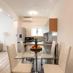 Nice Apartment In Zadar With Swimming Pool 扎达尔