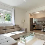 Nice Apartment In Zadar With Swimming Pool 公寓 *