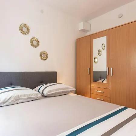 2 Bedroom Awesome In Appartement *